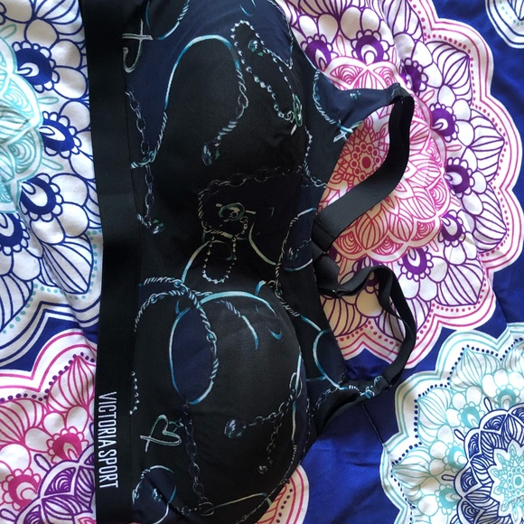 Victoria secret sport bra 36d NWT Bras
